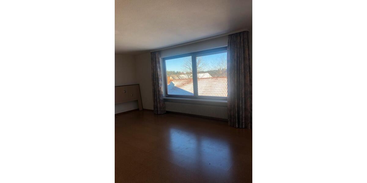 Etagenwohnung Aichhalden - 3 Zimmer, 190 m&sup2;, 1.200&euro; | Angebot:25905240