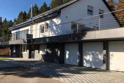 Haus Unterkirnach - 12 Zimmer, 396 m&sup2;, 950.000&euro; | Angebot:24977857