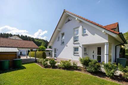 Haus Villingen-Schwenningen Schwenningen - 5 Zimmer, 132 m&sup2;, 459.000&euro; | Angebot:26759336