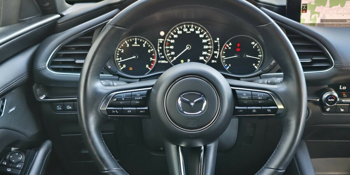 Mazda 3 EXCLUSIVE-LINE/HEAD-UP/BOSE/360°/NAVI/LED 41.985 km 23.900 &euro; Villingen-Schwenningen 78054