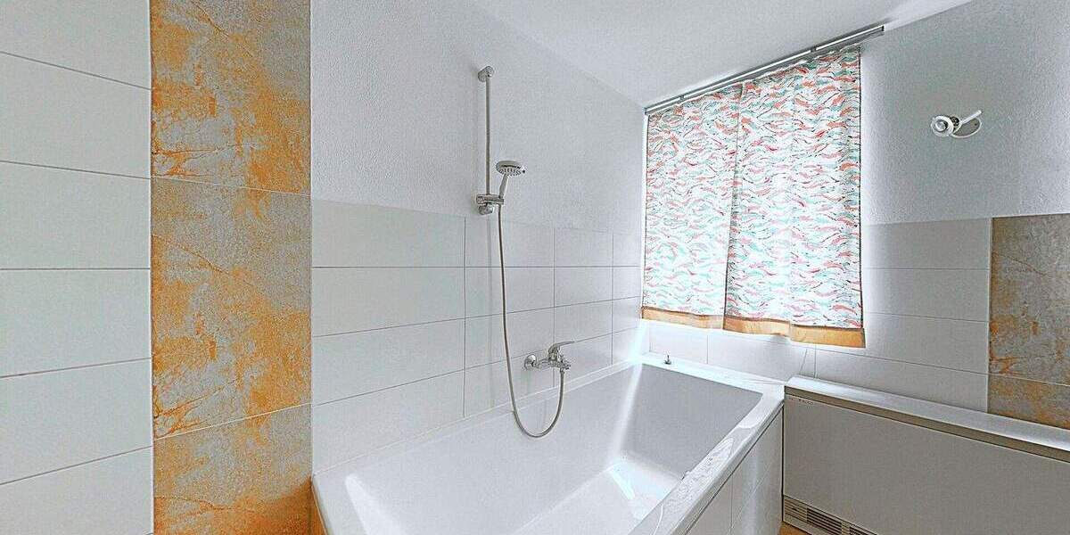 Einfamilienhaus Vöhrenbach Stadtgebiet - 1 Zimmer, 204 m&sup2;, 195.000&euro; | Angebot:25747049