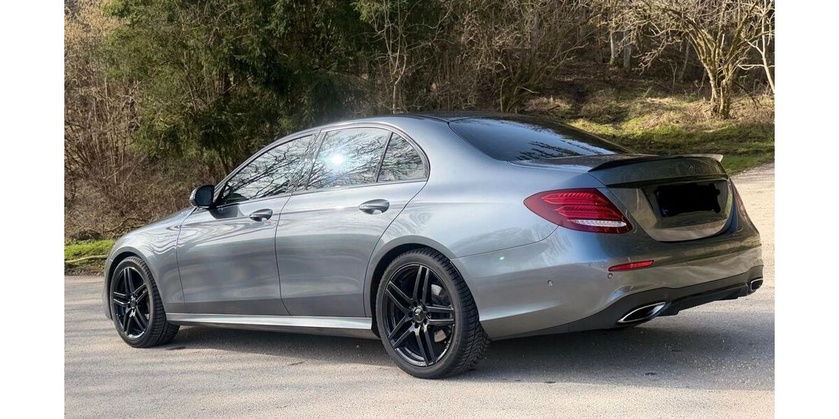 Mercedes-Benz E 300 146.425 km 29.450 &euro; Geisingen 78187