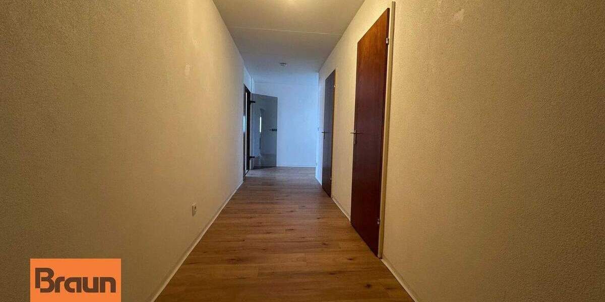 Etagenwohnung Villingen-Schwenningen Schwenningen - 4 Zimmer, 108 m&sup2;, 195.000&euro; | Angebot:25878670