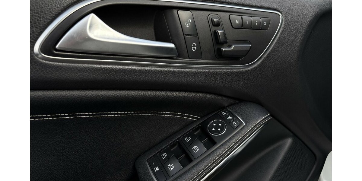 Mercedes-Benz GLA 250 4Matic NIGHT/BI-XENON/PANO/NAVI/MEMORY 138.187 km 15.900 &euro; Villingen-Schwenningen 78054