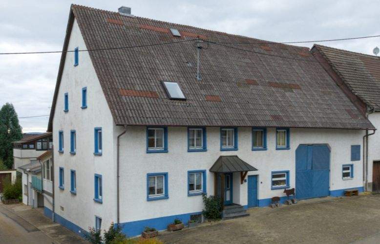 Bauernhaus, Landhaus Hüfingen Fürstenberg - 6 Zimmer, 262 m&sup2;, 379.000&euro; | Angebot:25671057