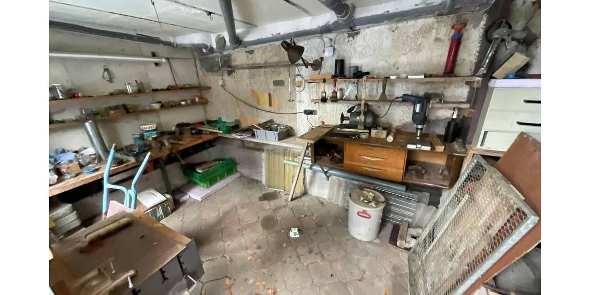 Einfamilienhaus Schömberg - 7 Zimmer, 180 m&sup2;, 178.000&euro; | Angebot:25692860