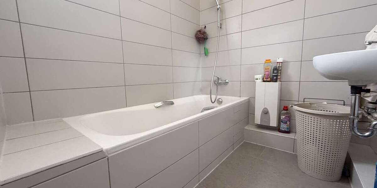 Etagenwohnung Villingen-Schwenningen Schwenningen - 3 Zimmer, 70 m&sup2;, 120.000&euro; | Angebot:26785642