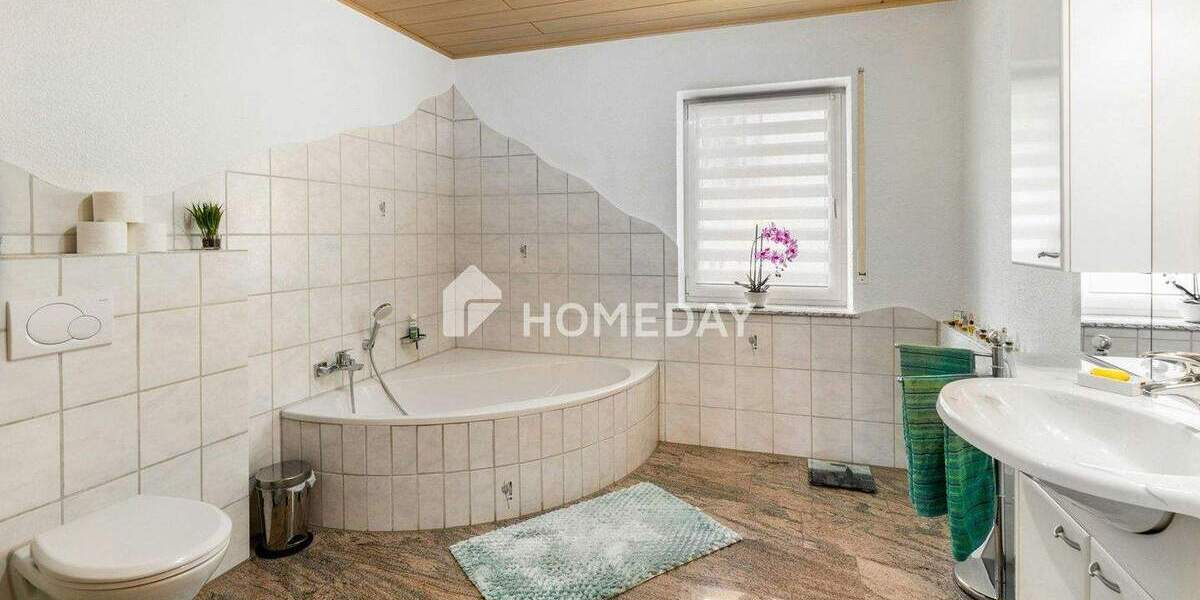 Mehrfamilienhaus, Wohnhaus Deißlingen Lauffen - 8 Zimmer, 230 m&sup2;, 760.000&euro; | Angebot:25677578