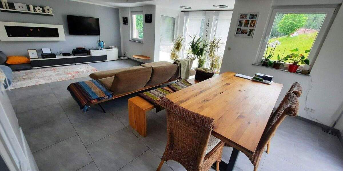 Mehrfamilienhaus, Wohnhaus Vöhrenbach Hammereisenbach-Bregenbach - 8 Zimmer, 185 m&sup2;, 550.000&euro; | Angebot:25717513