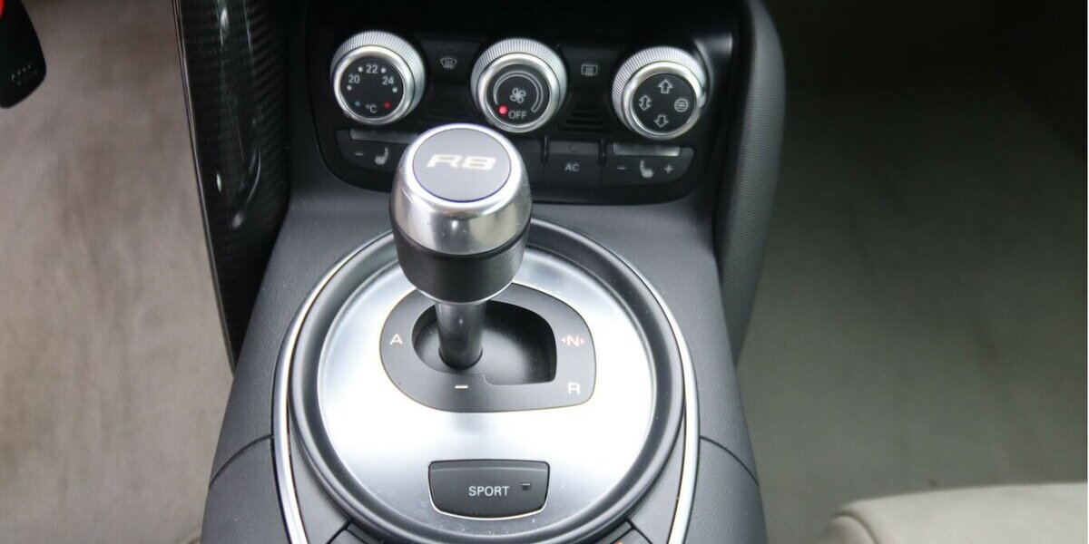 Audi R8 4.2 FSI QUATTRO/BANG & OLUFSEN/MMI NAVI/PDC 96.807 km 57.900 &euro; Villingen-Schwenningen 78054