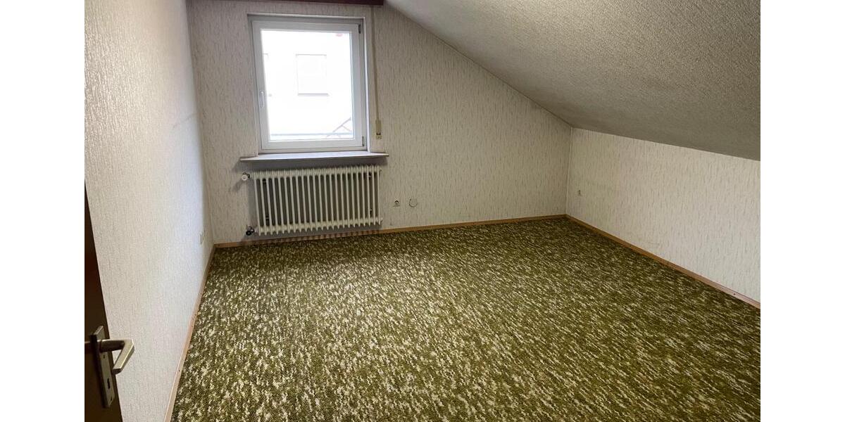 Einfamilienhaus Rottweil - 10 Zimmer, 190 m&sup2;, 340.000&euro; | Angebot:25633066