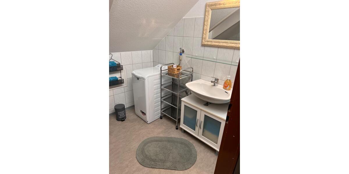 Dachgeschoßwohnung Villingen-Schwenningen Schwenningen - 3.5 Zimmer, 80 m&sup2;, 950&euro; | Angebot:25641292