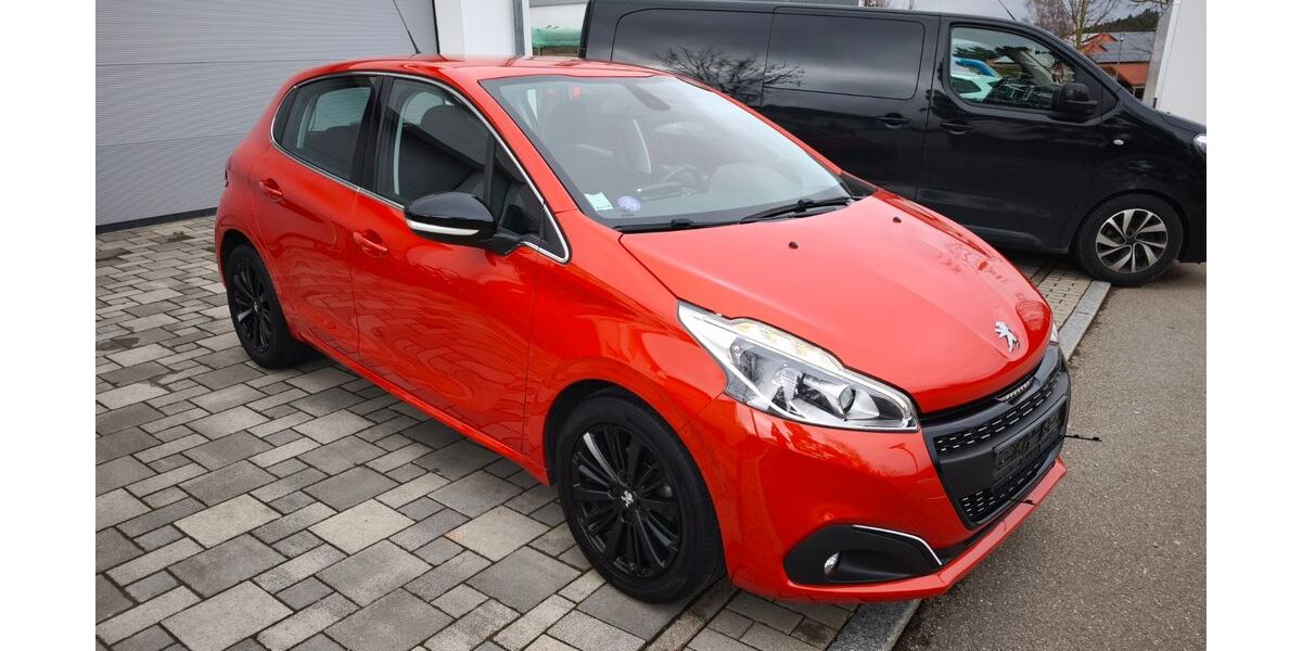 Peugeot 208 102.000 km 6.995 &euro; Villingen-Schwenningen 78052
