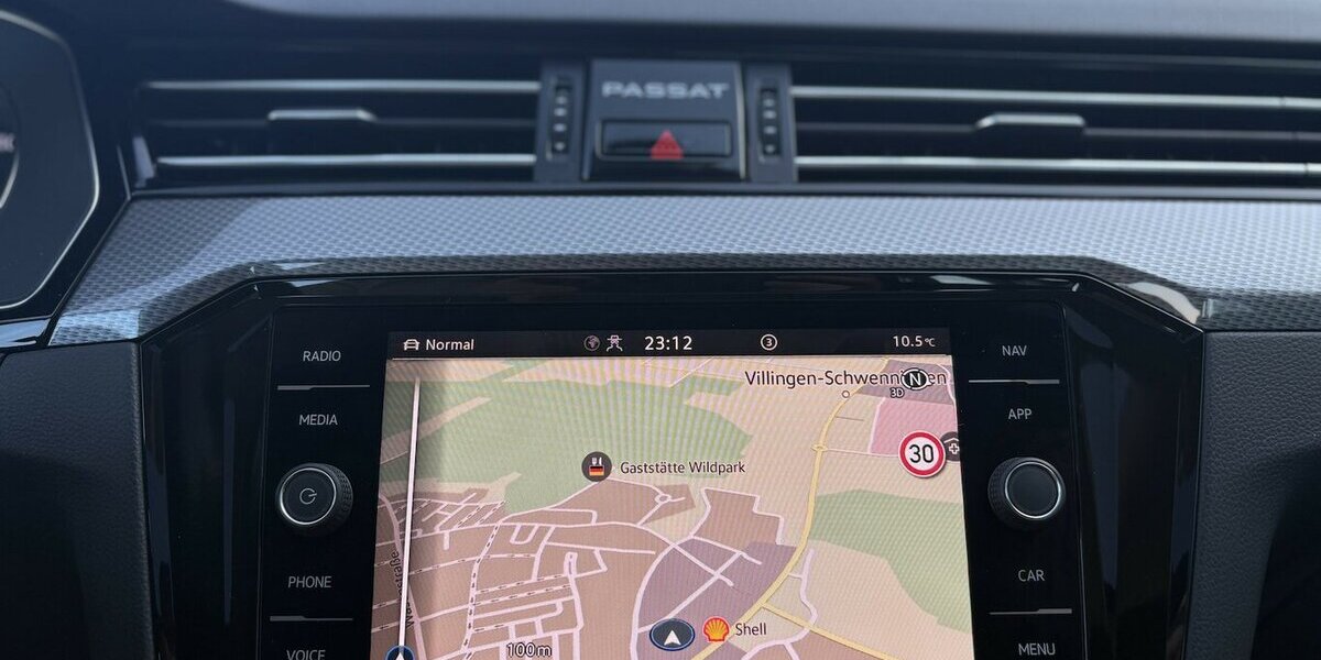 VW Passat Alltrack 2.0 TDI MASSAGE/PANO/NAVI/1.HAND 88.854 km 26.800 &euro; Villingen-Schwenningen 78054