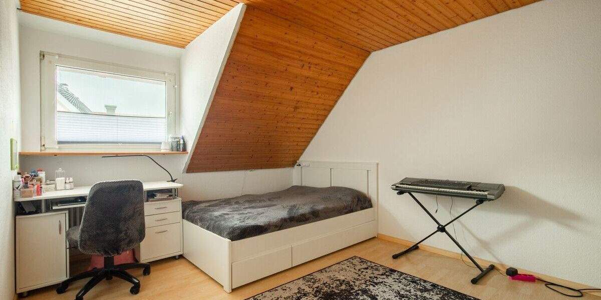 Mehrfamilienhaus, Wohnhaus Titisee-Neustadt Neustadt - 8 Zimmer, 152 m&sup2;, 399.000&euro; | Angebot:25797708