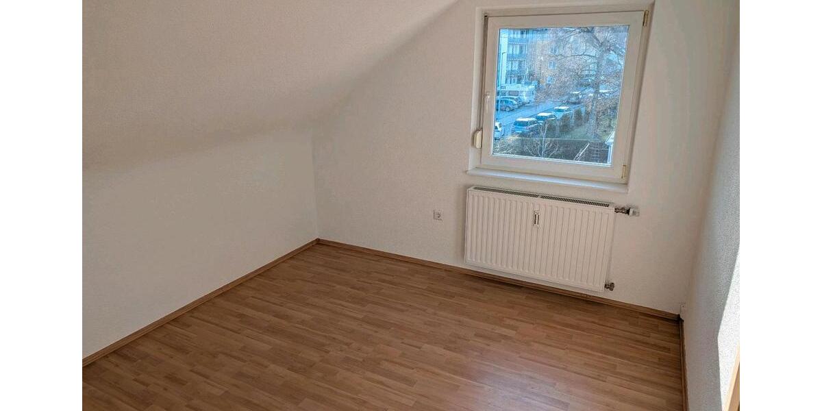 Dachgeschoßwohnung Villingen-Schwenningen Schwenningen - 3 Zimmer, 59 m&sup2;, 660&euro; | Angebot:26012933