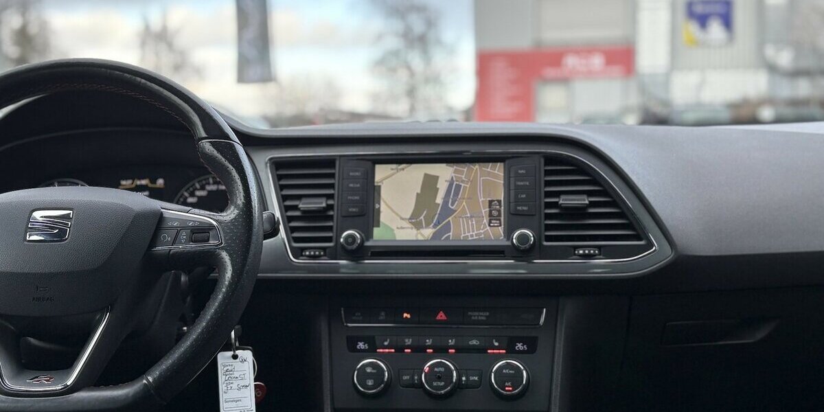 Seat Leon 1.4 TSI ST FR KAMERA/NAVI/SHZ/AHK/LED/TEMPO 81.478 km 12.800 &euro; Villingen-Schwenningen 78054