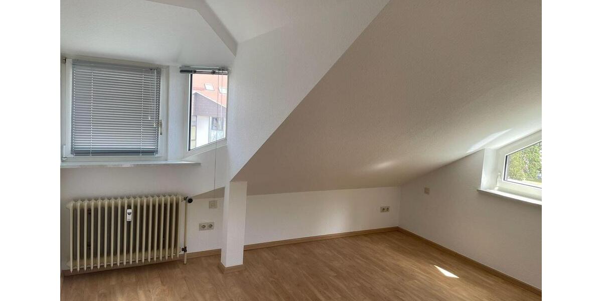 Dachgeschoßwohnung Donaueschingen - 4.5 Zimmer, 94 m&sup2;, 880&euro; | Angebot:26603084