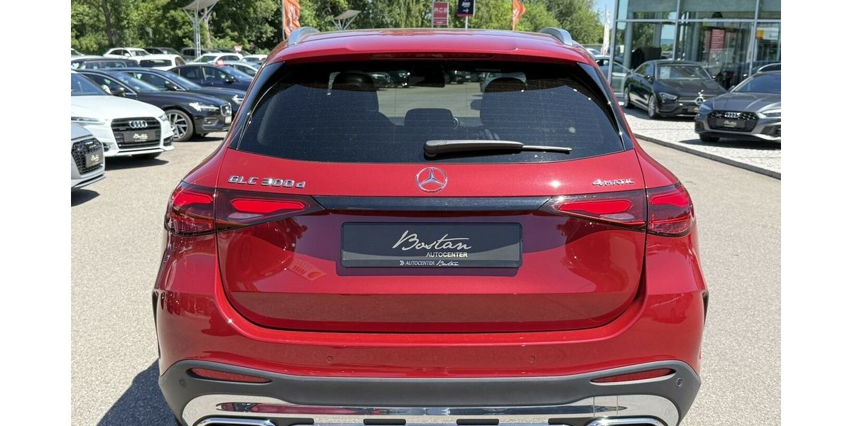 Mercedes-Benz GLC 300 d AMG/PANORAMA/4-MATIC/NAVI/MBUX/1.HAND 39.620 km 52.900 &euro; Villingen-Schwenningen 78054