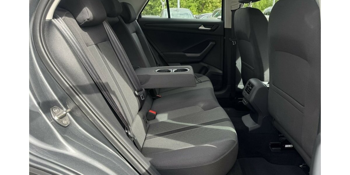 VW T-Roc 1.5 TSI LIFE DSG/NAVI/LED-PLUS/AHK/1.HAND 31.887 km 25.800 &euro; Villingen-Schwenningen 78054