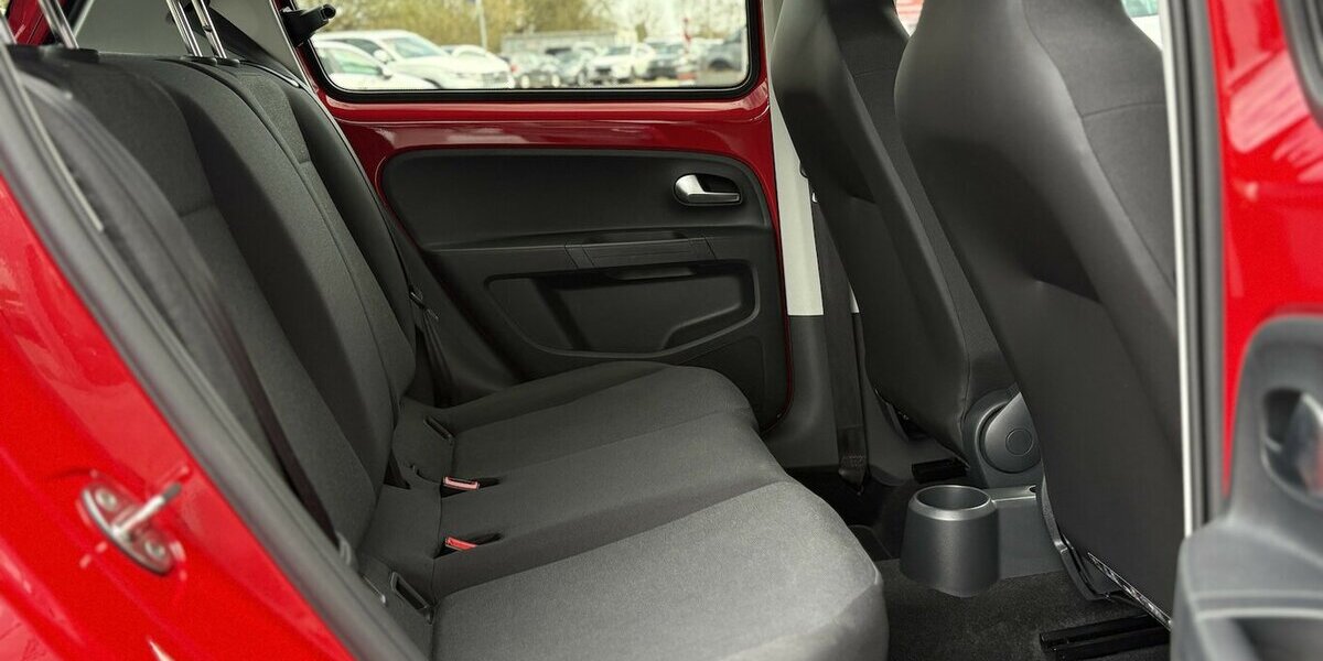 VW up! 1.0 TSI Black Style SITZHEIZUNG/KLIMAANLAGE 19.990 km 13.900 &euro; Villingen-Schwenningen 78054