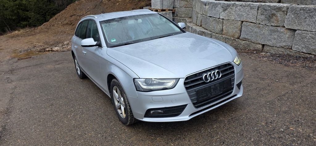 Audi A4 200.000 km 9.900 &euro; Titisee-Neustadt 79822