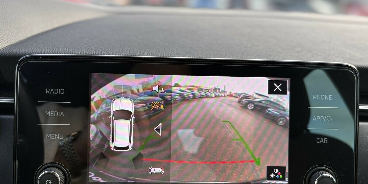 Skoda Kamiq 1.0 TSI STYLE/NAVI/KAMERA/DAB/LED/DSG 61.766 km 18.900 &euro; Villingen-Schwenningen 78054