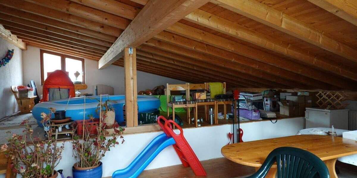 Etagenwohnung Blumberg Epfenhofen - 8 Zimmer, 180 m&sup2;, 395.000&euro; | Angebot:25684279