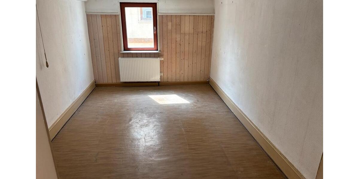 Einfamilienhaus Tuningen - 7.5 Zimmer, 200 m&sup2;, 750&euro; | Angebot:26051483