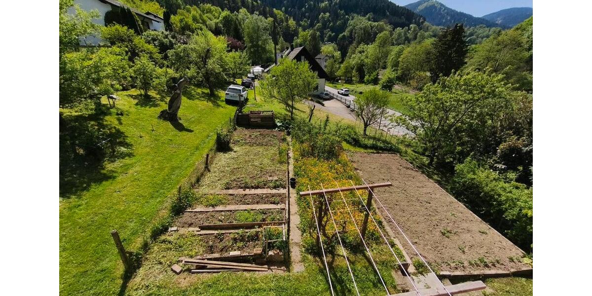 Mehrfamilienhaus, Wohnhaus Zimmern ob Rottweil - 11 Zimmer, 170 m&sup2;, 218.000&euro; | Angebot:25993916