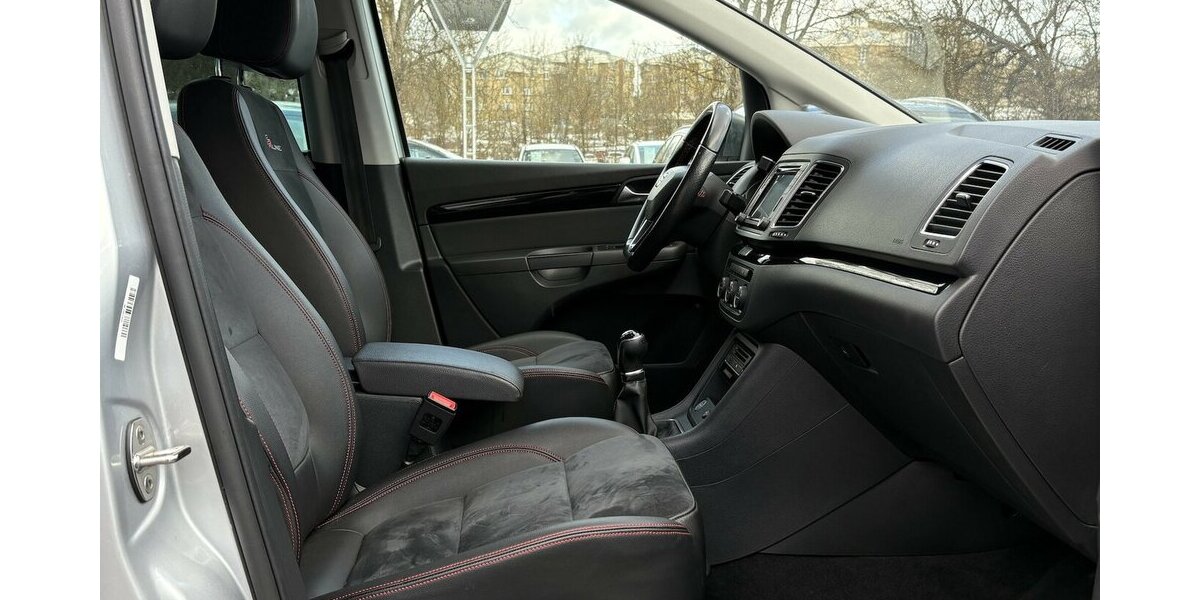 Seat Alhambra FR-Line KEYLE./KAMERA/NAVI/AHK/7-SITZER 136.143 km 17.900 &euro; Villingen-Schwenningen 78054