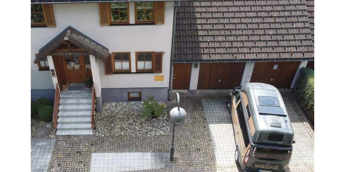 Doppelhaushälfte Unterkirnach - 5 Zimmer, 224 m&sup2;, 420.000&euro; | Angebot:25775601