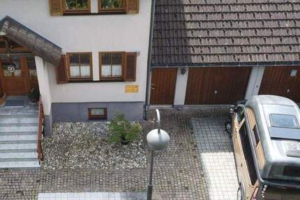 Haus Unterkirnach - 5 Zimmer, 224 m&sup2;, 420.000&euro; | Angebot:25775601