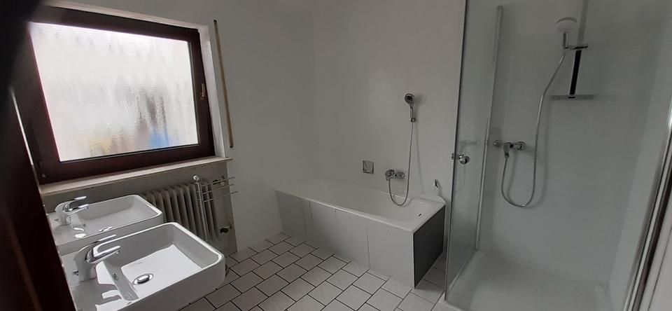 Etagenwohnung Frittlingen - 6 Zimmer, 145 m&sup2;, 950&euro; | Angebot:25446938