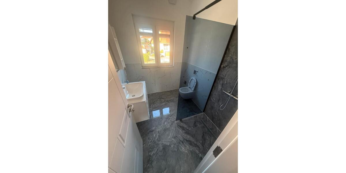 Dachgeschoßwohnung Villingen-Schwenningen Schwenningen - 2 Zimmer, 60 m&sup2;, 800&euro; | Angebot:26346908