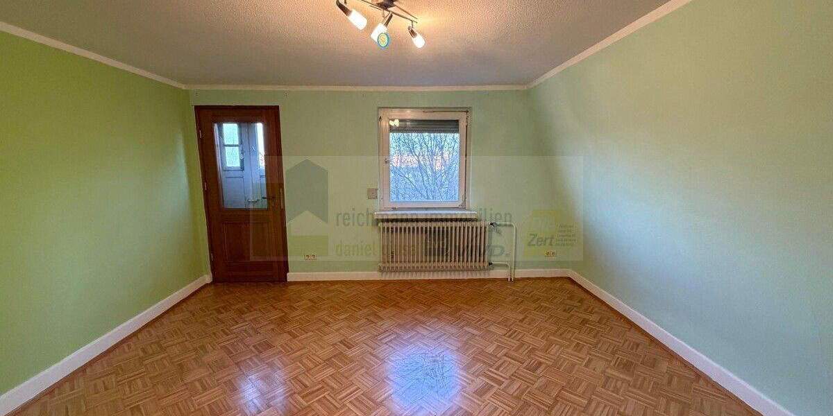 Mehrfamilienhaus, Wohnhaus Donaueschingen - 6 Zimmer, 127 m&sup2;, 375.000&euro; | Angebot:25692117