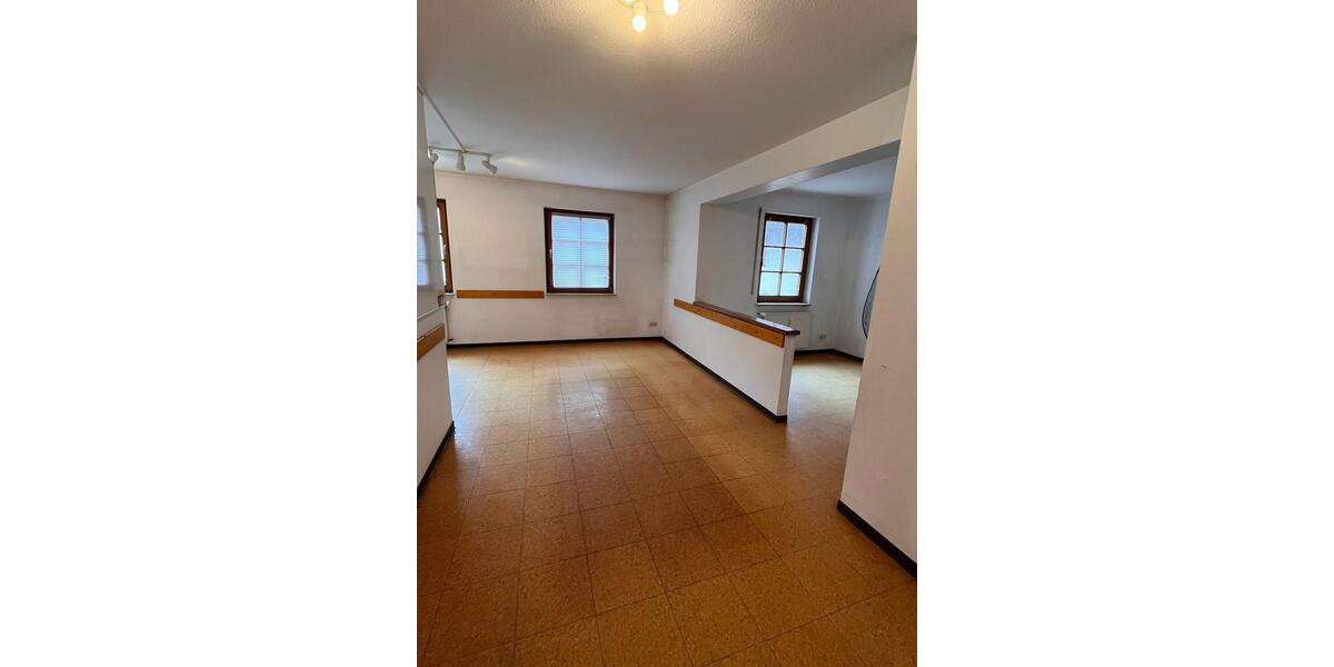 Etagenwohnung Oberndorf am Neckar - 4 Zimmer, 125 m&sup2;, 190.000&euro; | Angebot:25521305