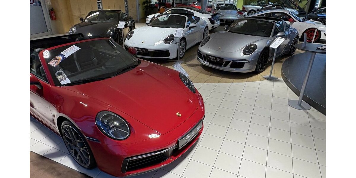 Porsche 991 911 Carrera 4S SPORTAGA/APPROVED/KAMERA/NAVI 152.242 km 77.900 &euro; Villingen-Schwenningen 78054