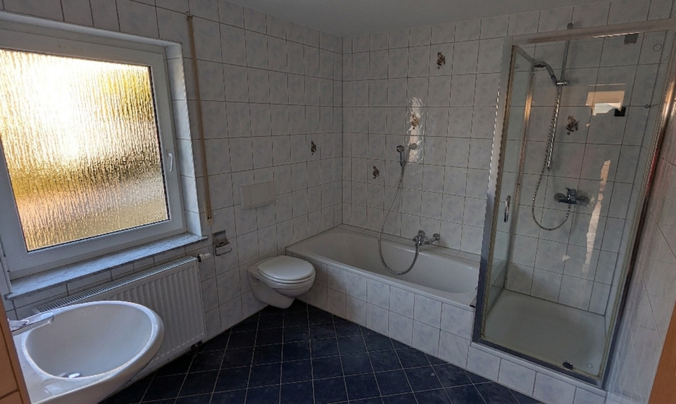 Hochparterre Dürbheim - 4.5 Zimmer, 108 m&sup2;, 1.000&euro; | Angebot:25843618