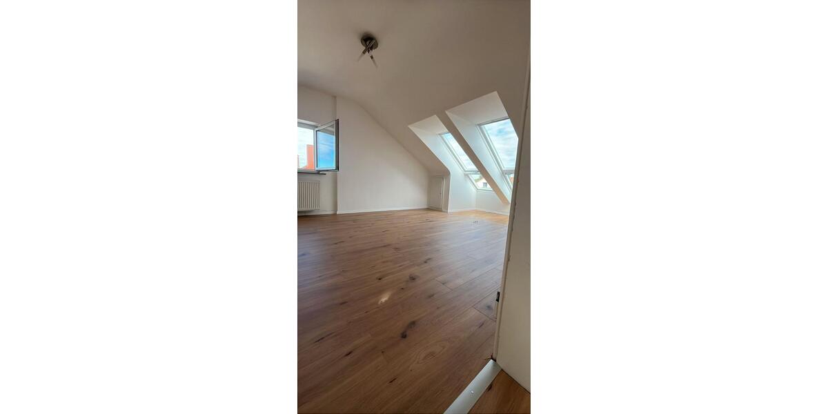 Dachgeschoßwohnung Schramberg - 2.5 Zimmer, 67 m&sup2;, 177.000&euro; | Angebot:27067342