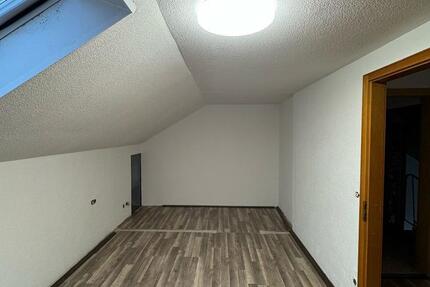 Wohnung Tuttlingen - 3 Zimmer, 80 m&sup2;, 700&euro; | Angebot:25852575