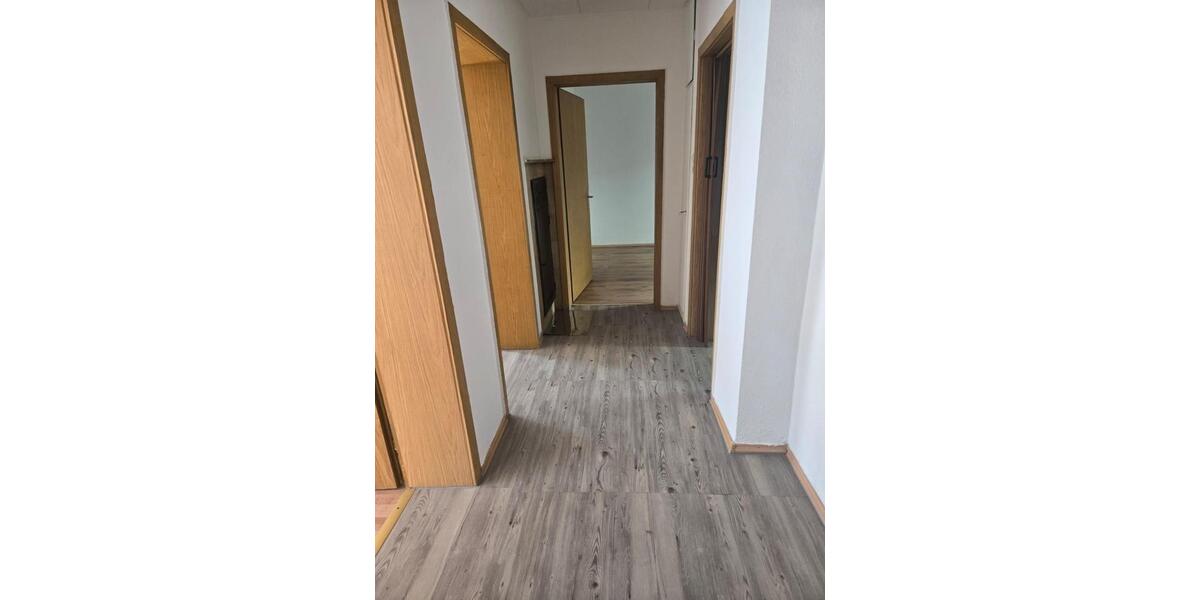 Etagenwohnung Schramberg - 3 Zimmer, 70 m&sup2;, 850&euro; | Angebot:25161012