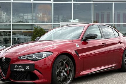 Alfa Romeo Giulia 2,9 V6 Quadrifoglio MEMORY/KAMERA/1.HAND 6.415 km 69.900 &euro; Villingen-Schwenningen 78054