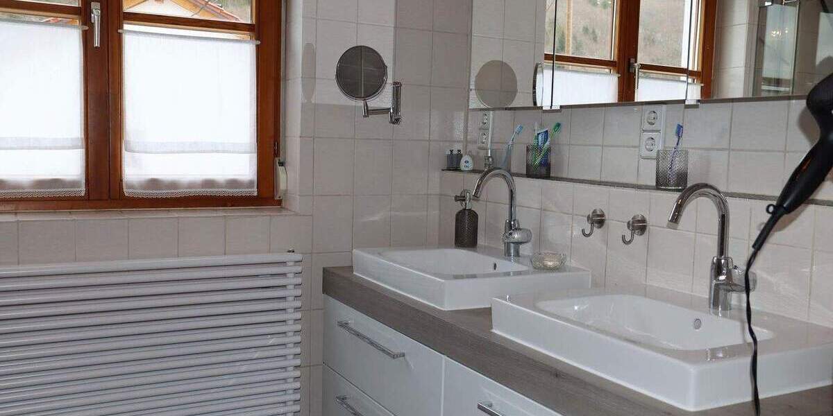 Einfamilienhaus Reichenbach am Heuberg - 9 Zimmer, 210 m&sup2;, 469.000&euro; | Angebot:25821213