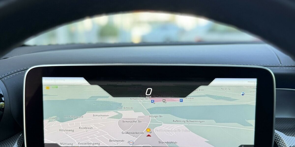 Mercedes-Benz GLC 300 d AMG/PANORAMA/4-MATIC/NAVI/MBUX/1.HAND 39.620 km 52.900 &euro; Villingen-Schwenningen 78054