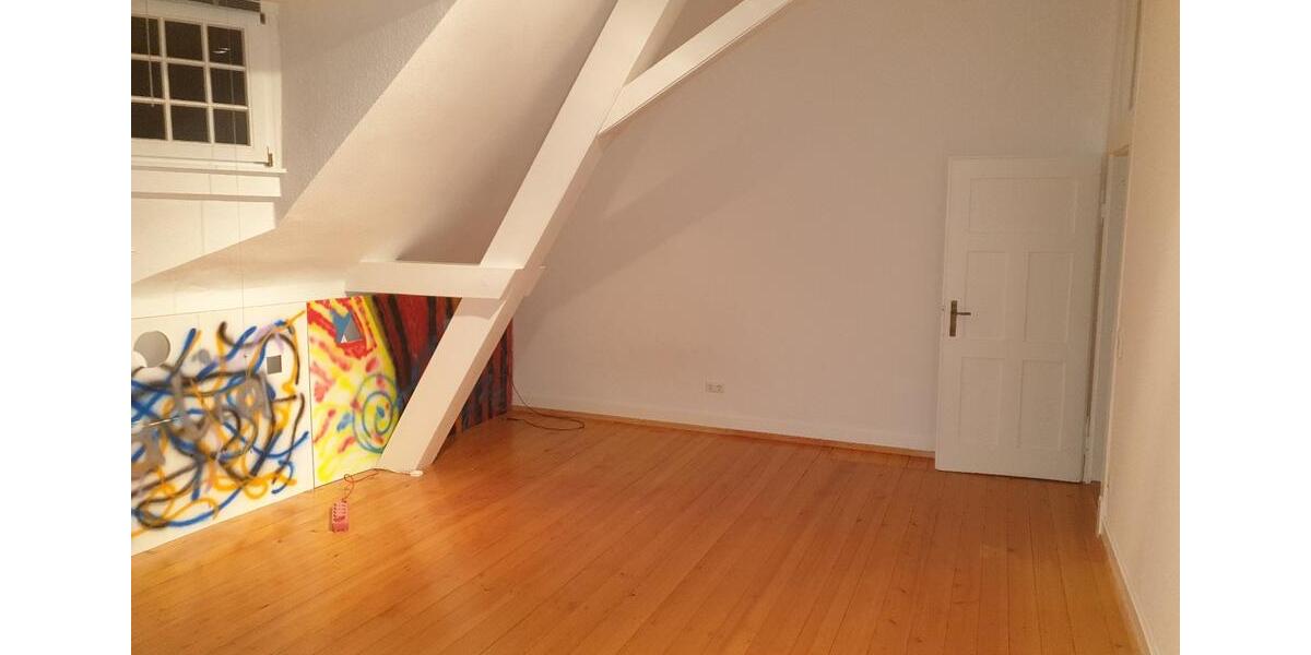 Dachgeschoßwohnung Donaueschingen - 2 Zimmer, 135 m&sup2;, 900&euro; | Angebot:25654103