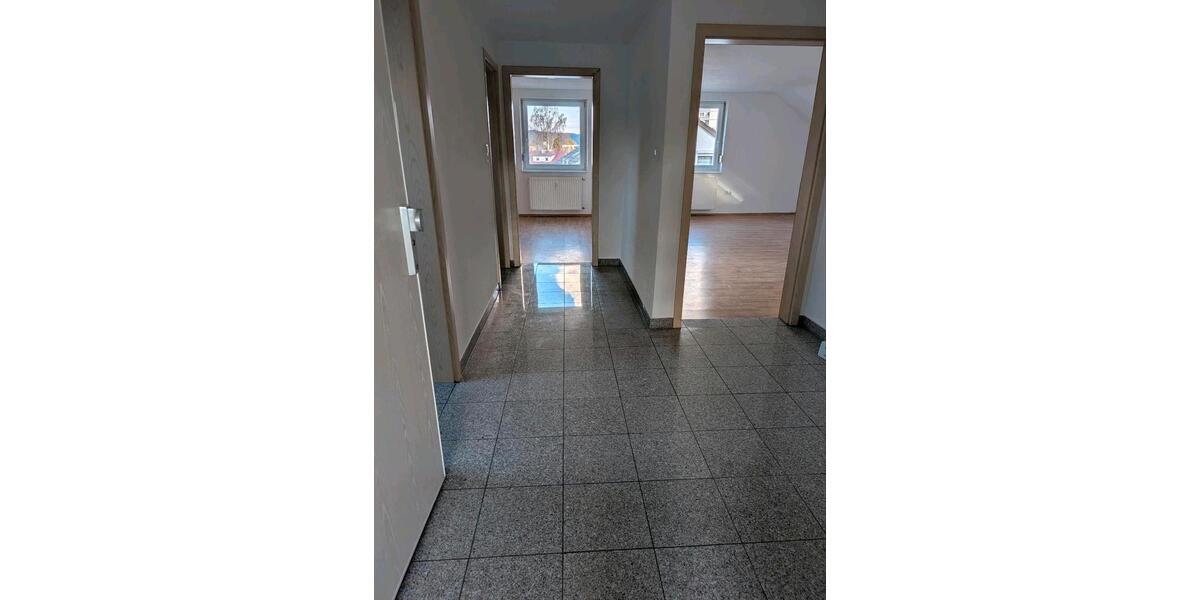 Dachgeschoßwohnung Villingen-Schwenningen Schwenningen - 3 Zimmer, 59 m&sup2;, 660&euro; | Angebot:26012933