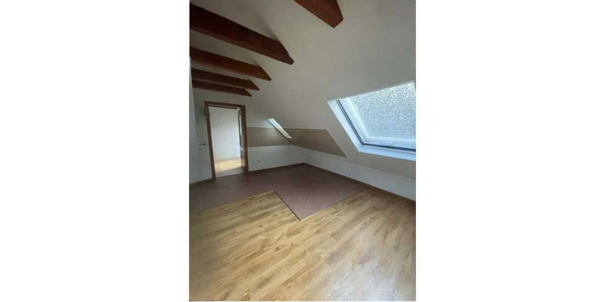 Dachgeschoßwohnung Hornberg - 3 Zimmer, 65 m&sup2;, 715&euro; | Angebot:25917324
