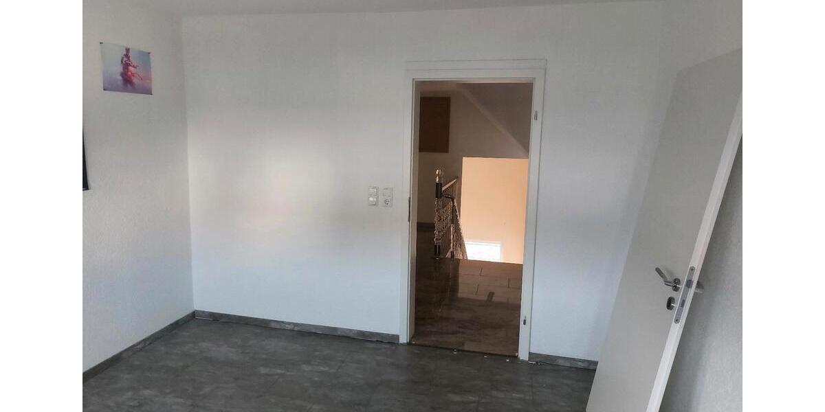 Dachgeschoßwohnung Spaichingen - 3 Zimmer, 68 m&sup2;, 850&euro; | Angebot:26519382