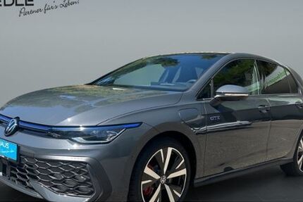 VW Golf 2.000 km 43.770 &euro; Furtwangen 78120